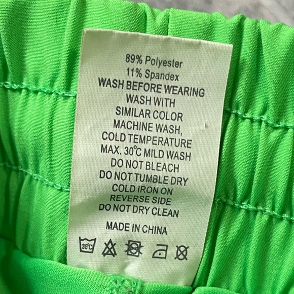 Zyia Shorts - Picture 4 of 7